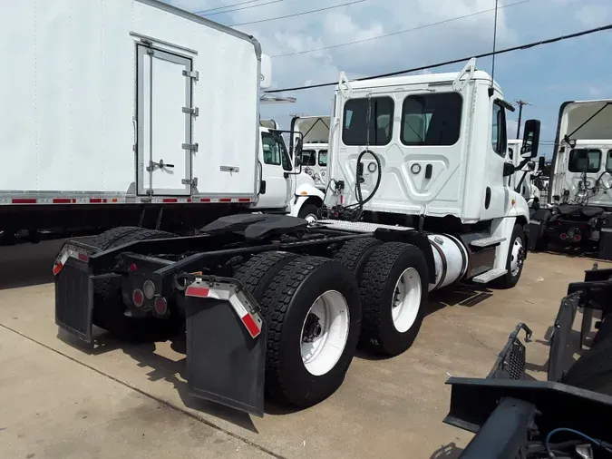 2018 FREIGHTLINER/MERCEDES CASCADIA 125