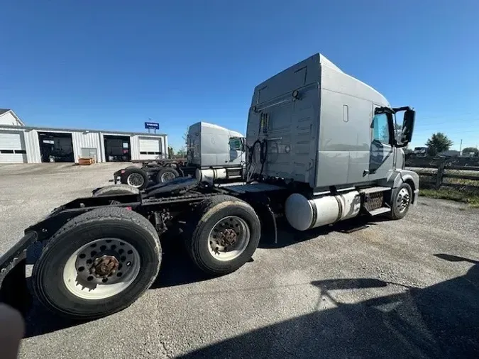 2017 VOLVO VNL64T630