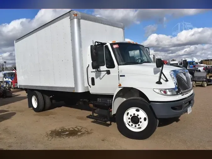 2013 INTERNATIONAL DURASTAR 4400