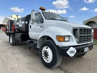 2000 FORD F750