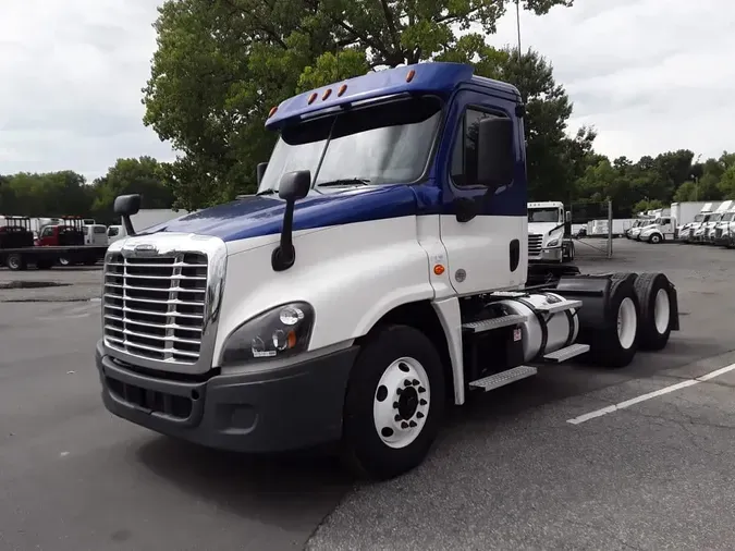 2020 FREIGHTLINER/MERCEDES CASCADIA 1258c7e77deeac20c34907fecff14332a9a