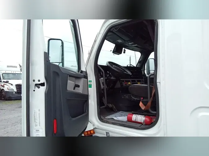 2021 Freightliner Cascadia 1268c84654adf480ff7569a0a6867946380