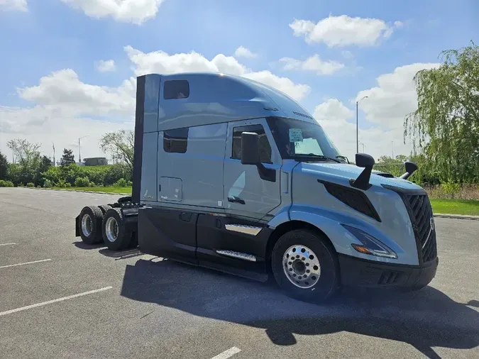 2025 VOLVO VNL64TV04