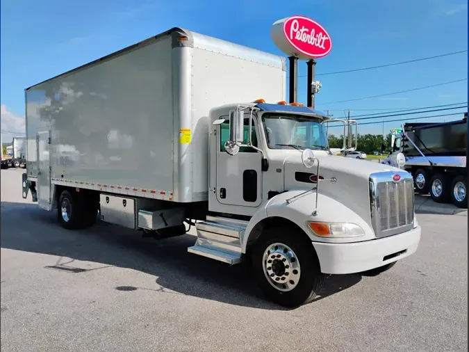 2020 Peterbilt 337