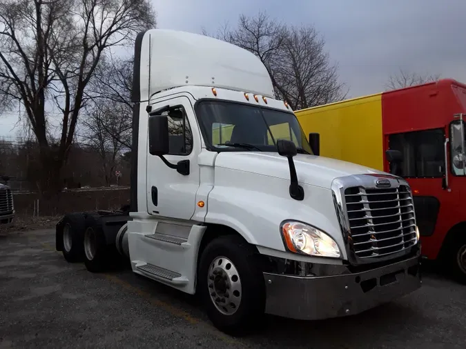 2017 FREIGHTLINER/MERCEDES CASCADIA 125