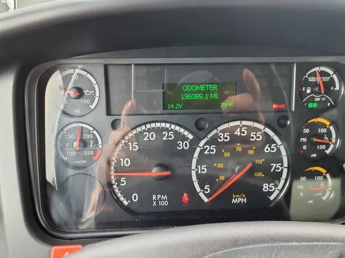 2019 FREIGHTLINER M2 106