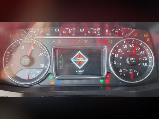 2019 NAVISTAR INTERNATIONAL LT625 SLPR CAB