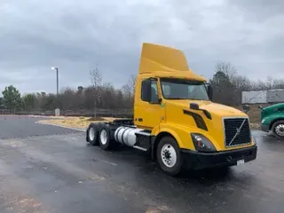 2016 VOLVO VNL64300