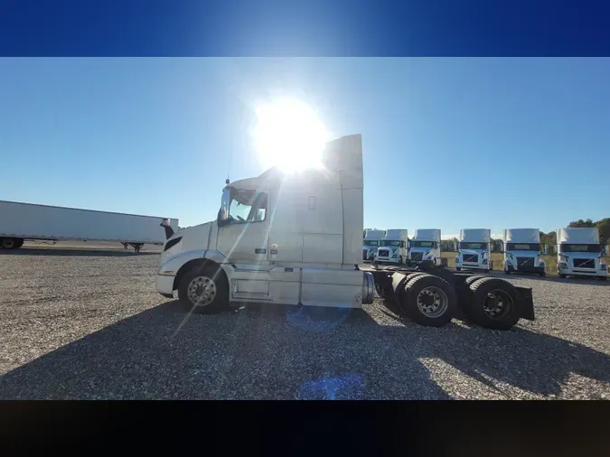 2019 Volvo VNL 740