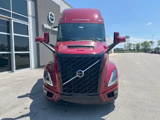 2026 VOLVO VNL64T860