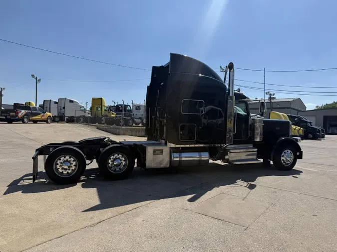 2022 Peterbilt 3898c95584e2f6cefbb978d94812b7bb81d