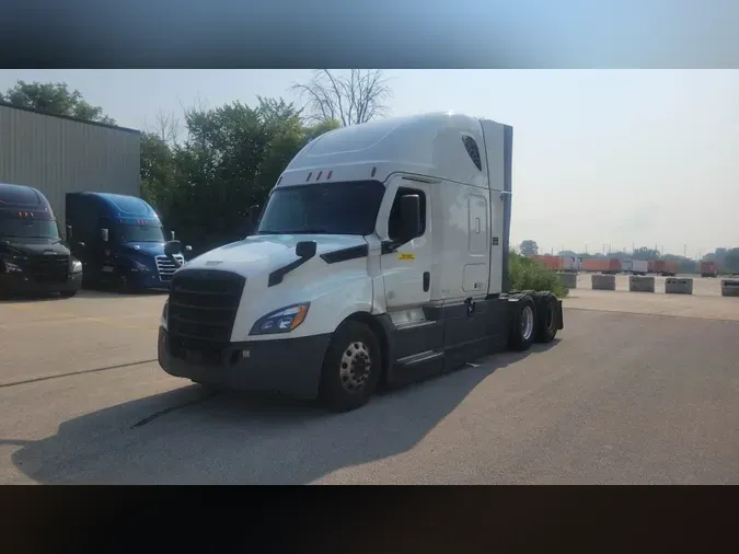 2021 Freightliner Cascadia 126