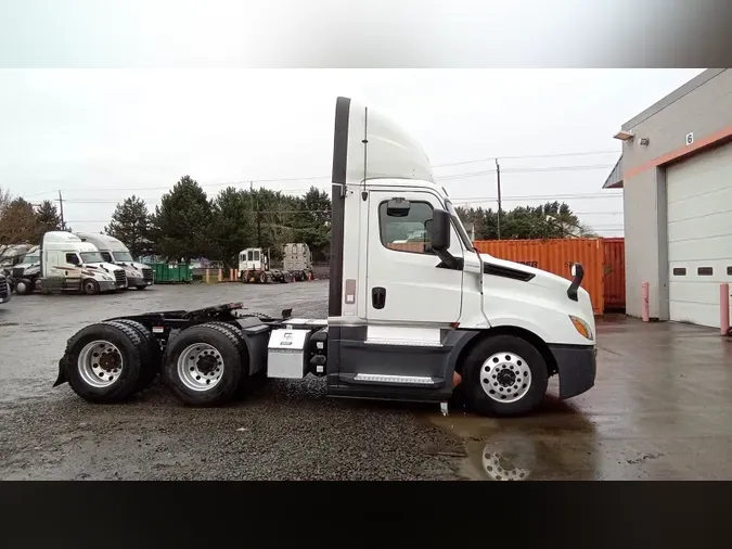 2020 Freightliner Cascadia 126