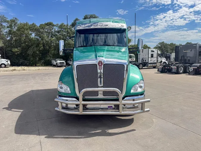 2022 KENWORTH T680