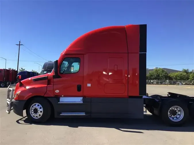 2021 FREIGHTLINER CA126