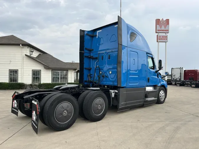 2022 Freightliner Cascadia