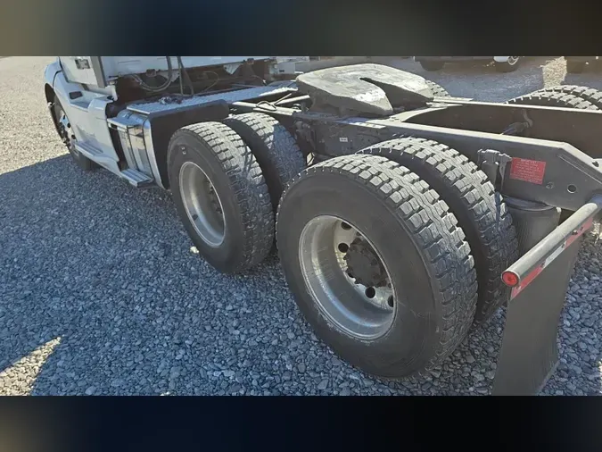 2019 Volvo VNL300