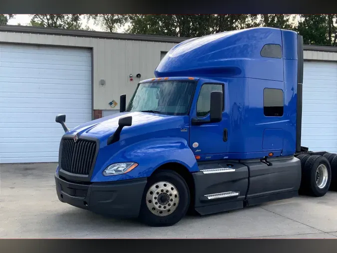 2022 INT LT625 6x4