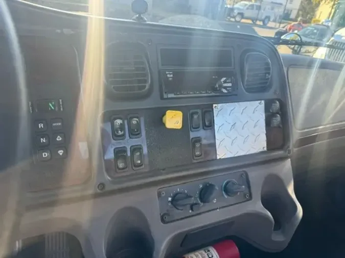2020 FREIGHTLINER/MERCEDES M2 106