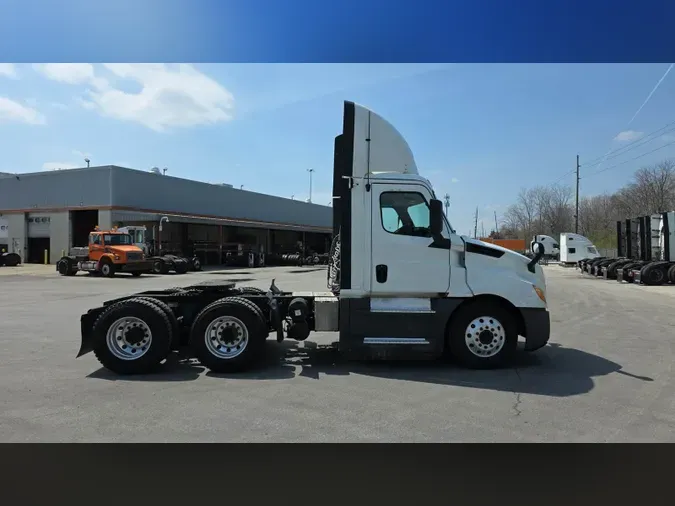 2019 Freightliner Cascadia 126