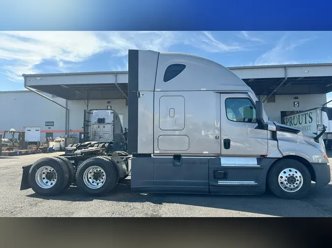 2025 Freightliner Cascadia 126