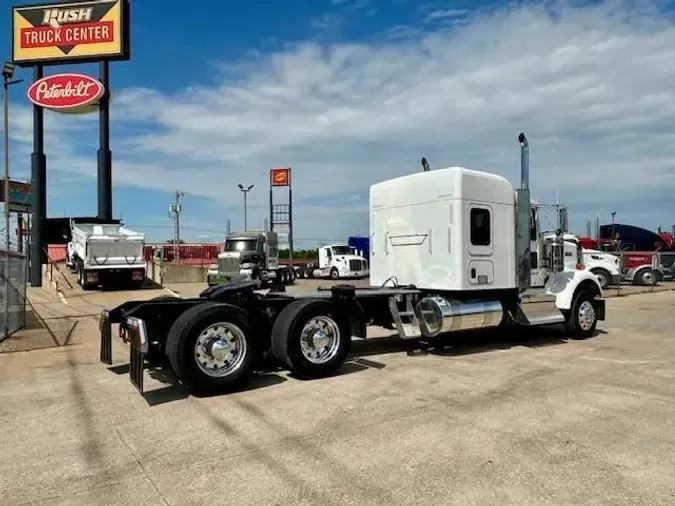 2023 Kenworth W900