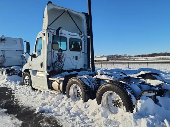 2017 FREIGHTLINER/MERCEDES CASCADIA 125