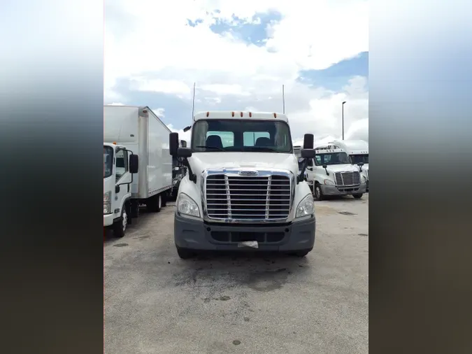 2016 FREIGHTLINER/MERCEDES CASCADIA 113