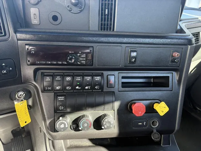 2020 International LT625