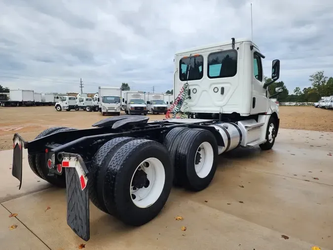 2020 FREIGHTLINER NEW CASCADIA PX12664