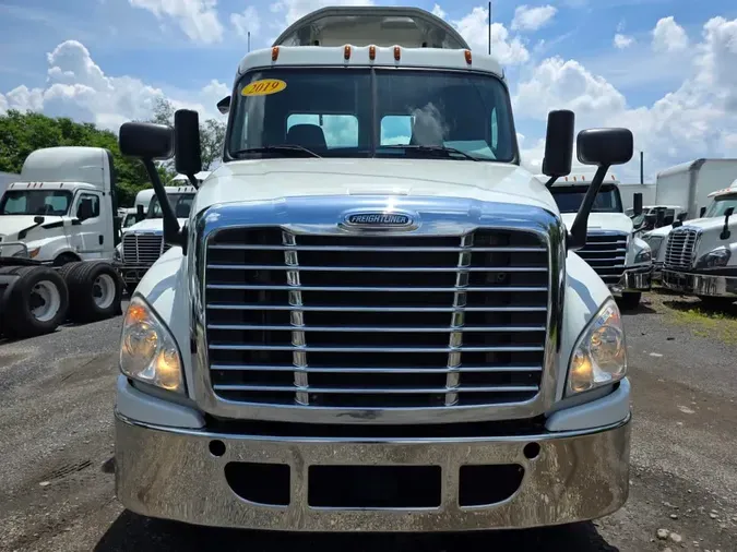 2019 FREIGHTLINER M2 112