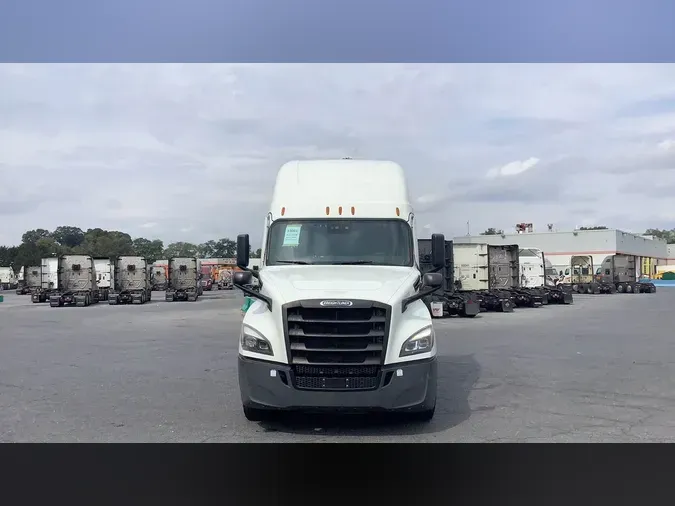 2022 Freightliner Cascadia 126