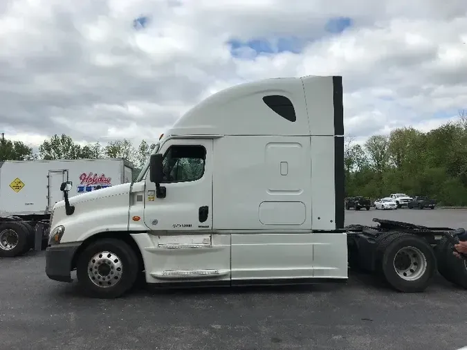 2018 Freightliner X12564ST