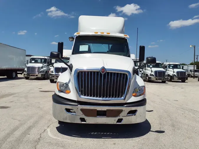2019 NAVISTAR INTERNATIONAL LT625 DAYCAB T/A