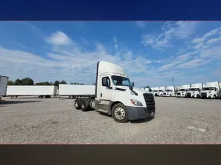 2019 Freightliner Cascadia 126