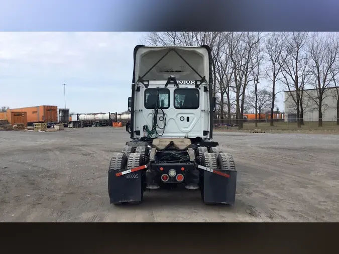 2020 Freightliner Cascadia 1268cc0447e10cff79ec19dec74adf06e24