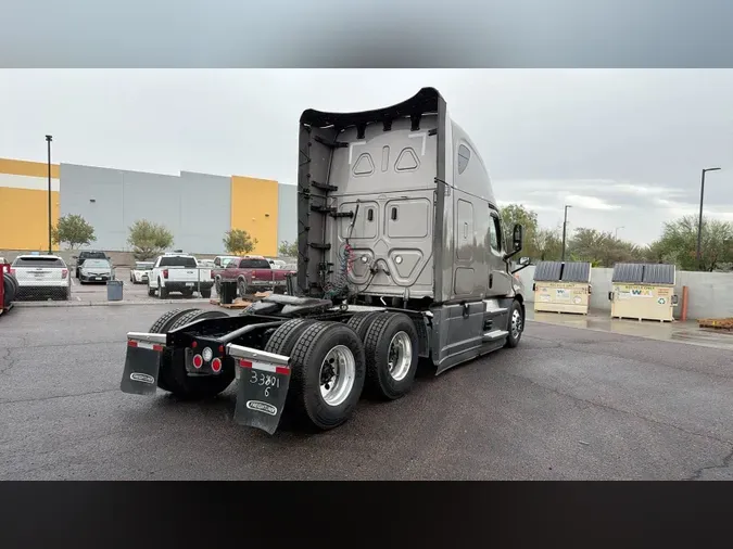 2025 Freightliner Cascadia 126