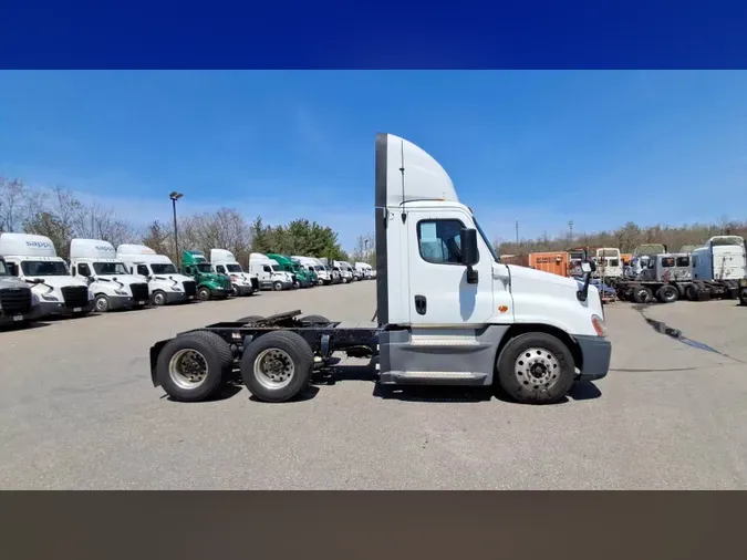 2019 Freightliner Cascadia 125