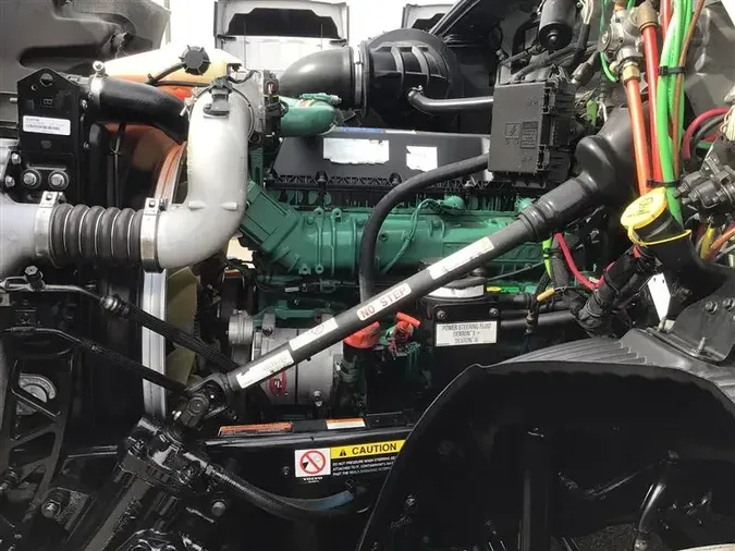2021 VOLVO VNR64T6408cc4fb26ce5789ade1229a499923af09