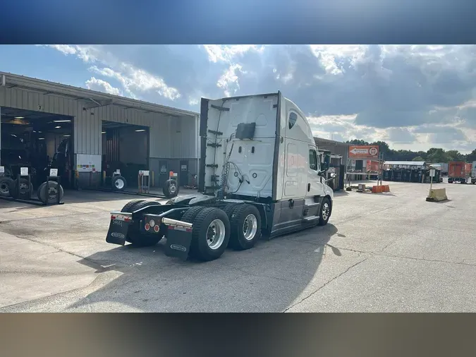 2022 Freightliner Cascadia 126