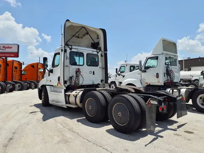 2018 FREIGHTLINER CASCADIA 125