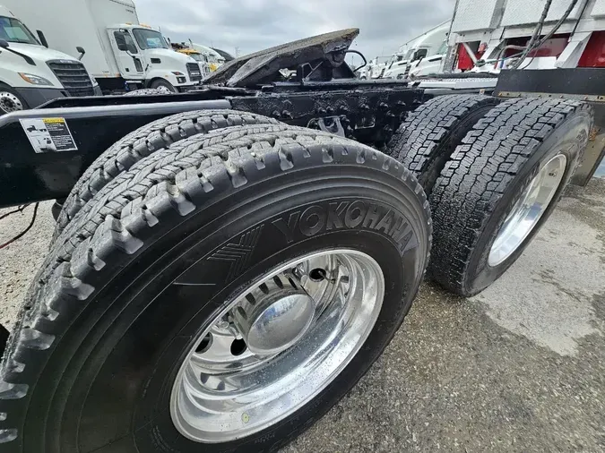 2023 PETERBILT 567
