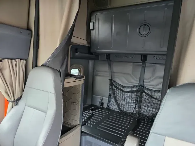 2018 FREIGHTLINER CASCADIA 125