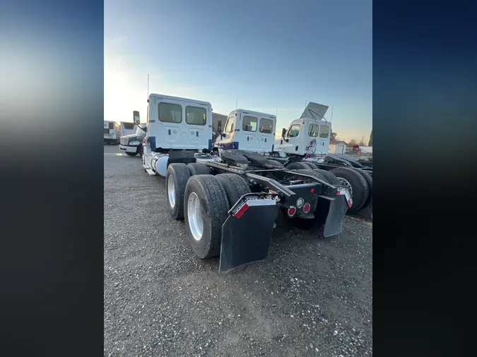 2018 FREIGHTLINER/MERCEDES CASCADIA 125