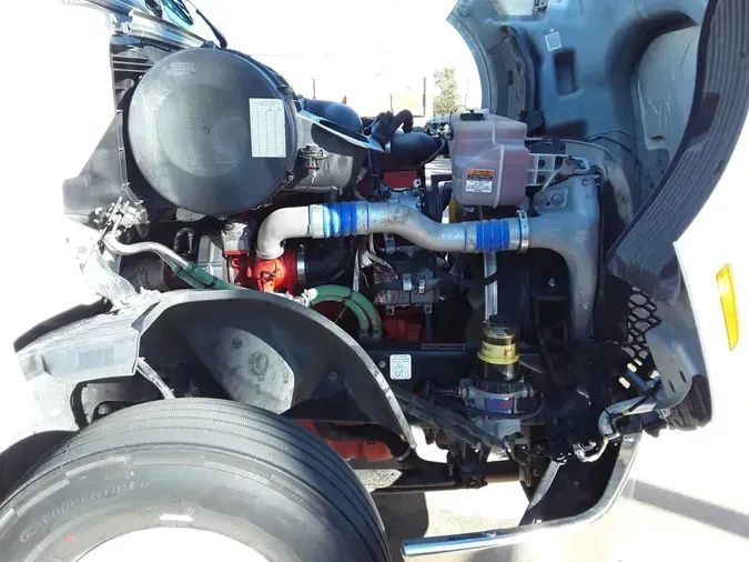 2019 VOLVO VNL64T-300