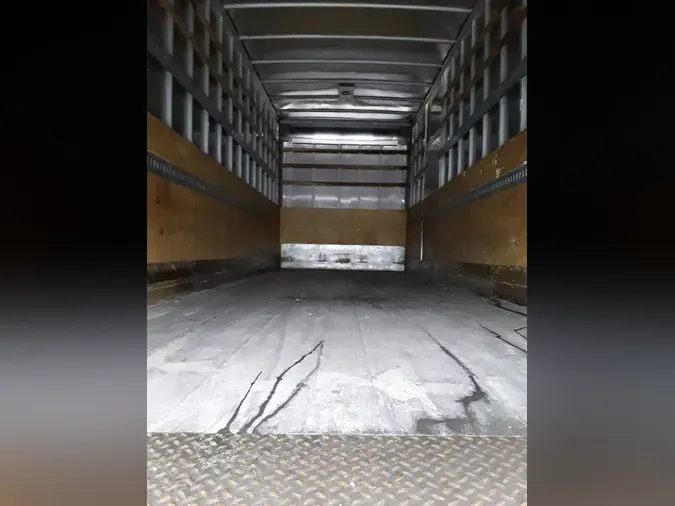 2015 FREIGHTLINER/MERCEDES M2 106