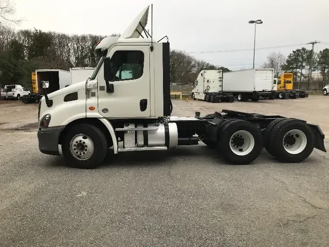 2018 Freightliner X11364ST