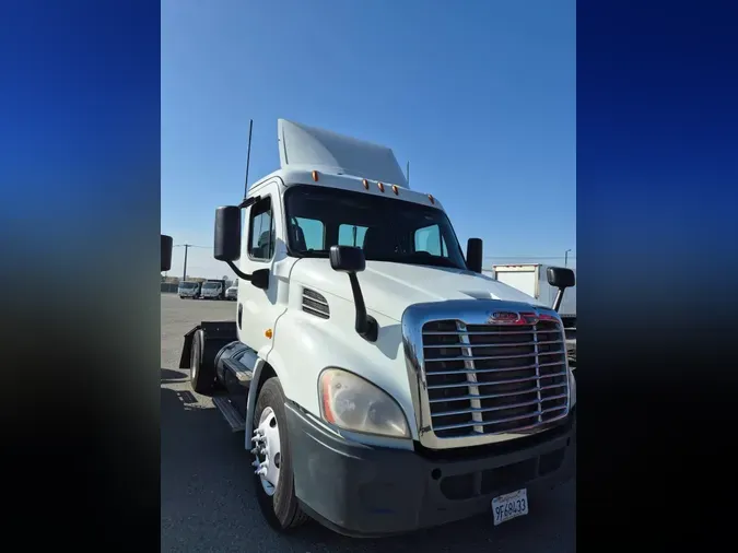 2018 FREIGHTLINER/MERCEDES CASCADIA 113