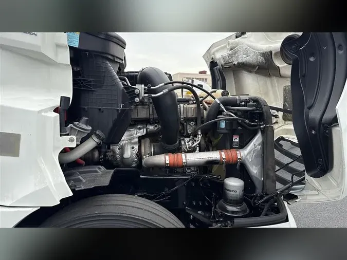 2020 FREIGHTLINER CA126