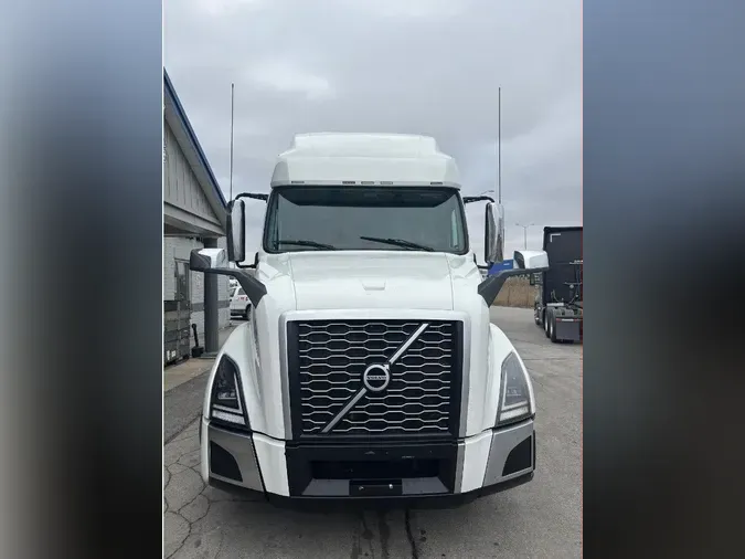 2020 VOLVO VNL64T760